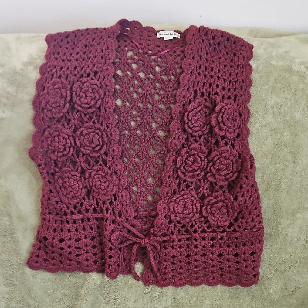 Crochet Vest with Floral Patterns